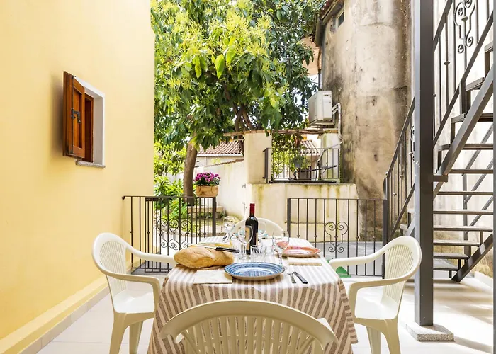 Casa Sulis Apartment *